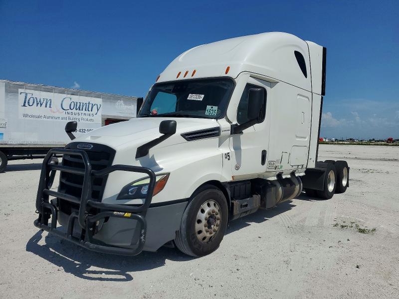2022 Freightliner Cascadia VIN 1FUJHHDR5NLNC0077 COPART salvage auction — SIDE, FL - CERTIFICATE OF DESTRUCTION, sold $9,800 on 2026-07-16 (photo 2)