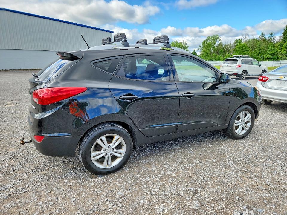 2011 Hyundai Tucson VIN KM8JU3AC4BU285781 COPART salvage auction — NORMAL WEAR, NY - CERTIFICATE OF TITLE, sold $1,300 on 2026-07-06 (photo 3)