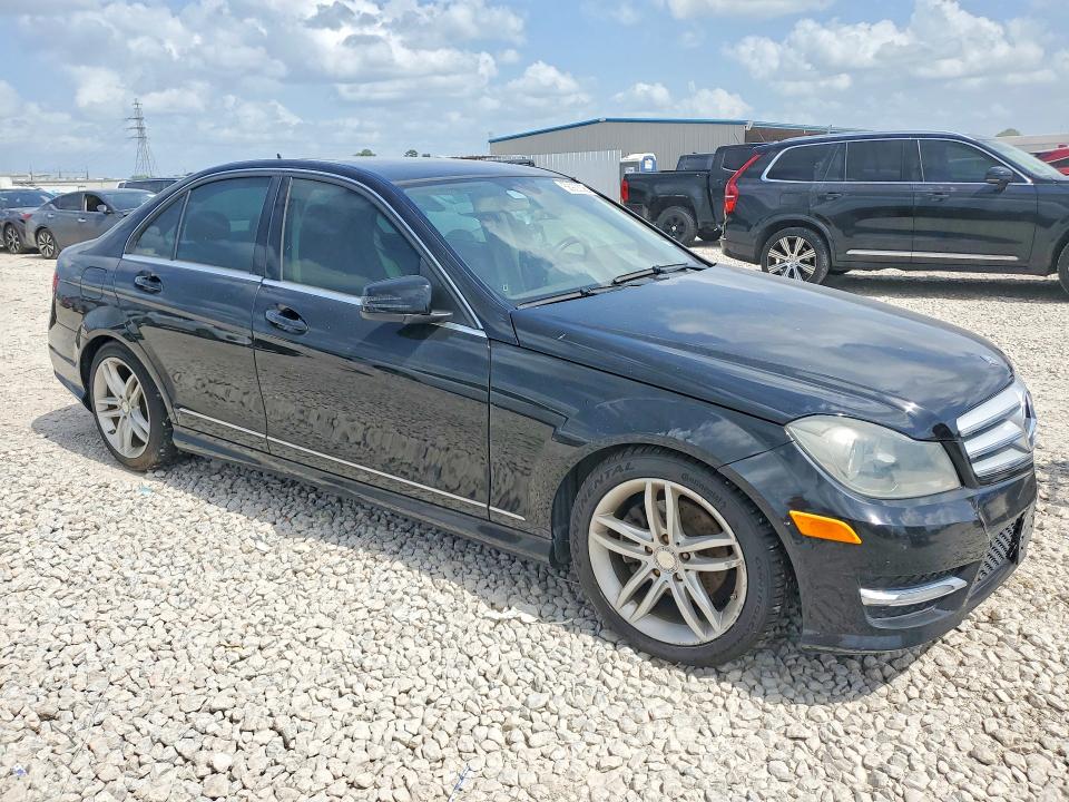 2013 Mercedes-benz C-klasse VIN WDDGF4HB2DA769924 COPART salvage auction — MECHANICAL, Tx - Certificate Of Title, sold $700 on 2026-07-10 (photo 4)