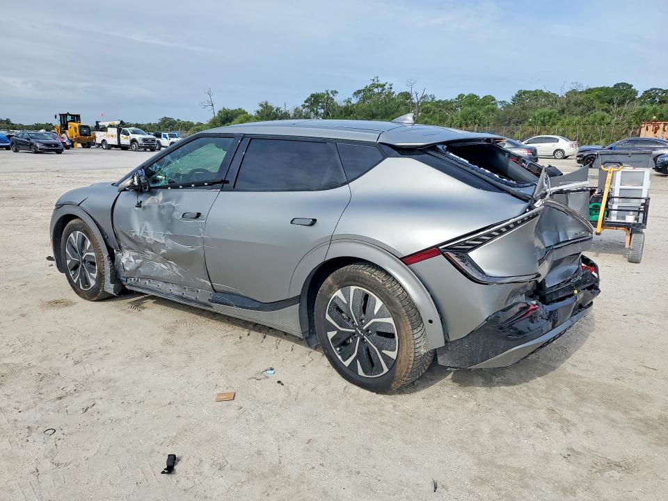 2022 Kia Ev6 VIN KNDC44LA3N5048535 COPART salvage auction — REAR END, Fl - Certificate Of Destruction, sold $7,700 on 2026-08-19 (photo 2)