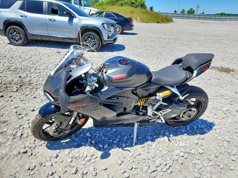 2025 Ducati Panigale VIN ZDMHAATWXSB016191 COPART salvage auction — SIDE, Salvage Title, sold $6,400 on 2026-08-13 (photo 3)