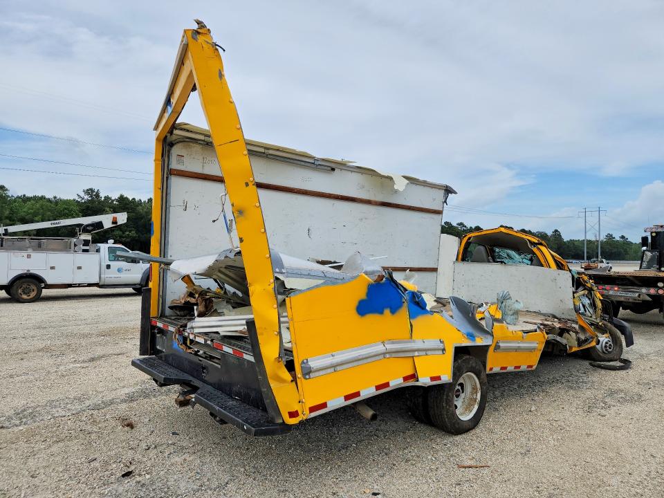 2022 Gmc Savana VIN 7GZ37TC7XNN000247 COPART salvage auction — ALL OVER, Az - Cert Of Title - Salvage, sold $2,500 on 2026-07-02 (photo 3)