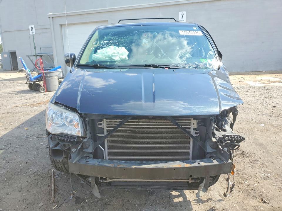2014 Chrysler Voyager VIN 2C4RC1BG1ER326174 COPART salvage auction — FRONT END, Va - Cert Of Title - Salvage, sold $625 on 2026-07-22 (photo 5)