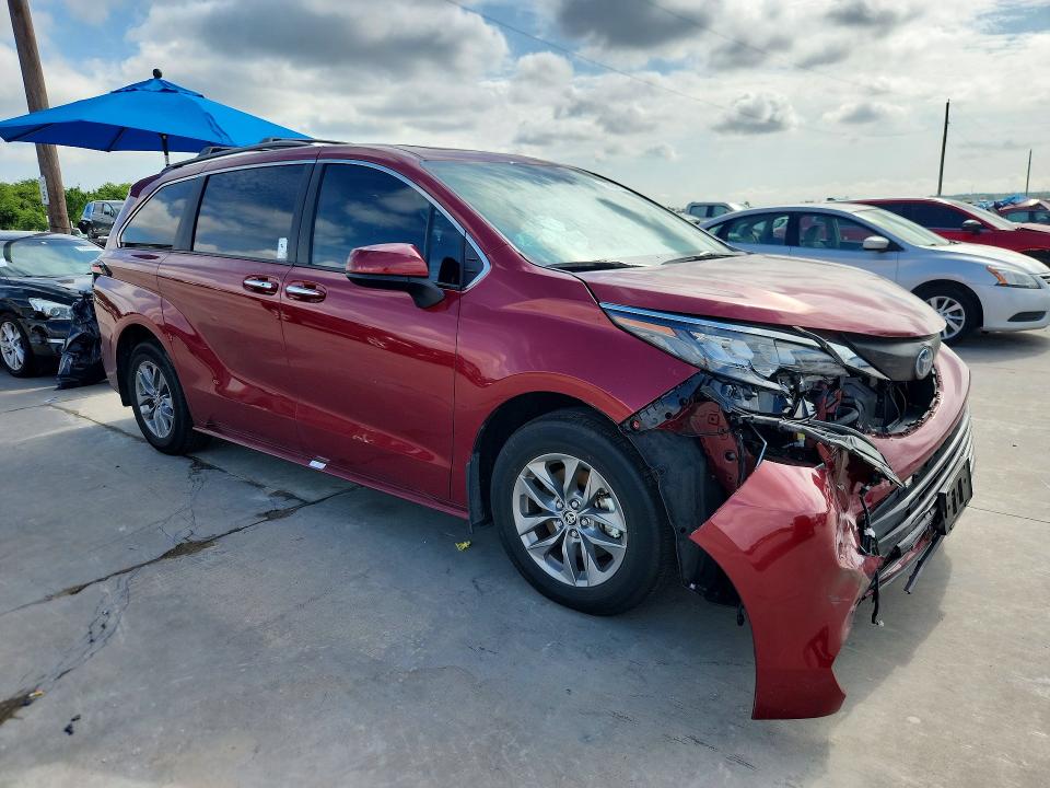 2025 Toyota Sienna VIN 5TDYRKEC4SS275071 COPART salvage auction — FRONT END, Tx - Salvage Vehicle Title, sold $20,000 on 2026-07-09 (photo 4)