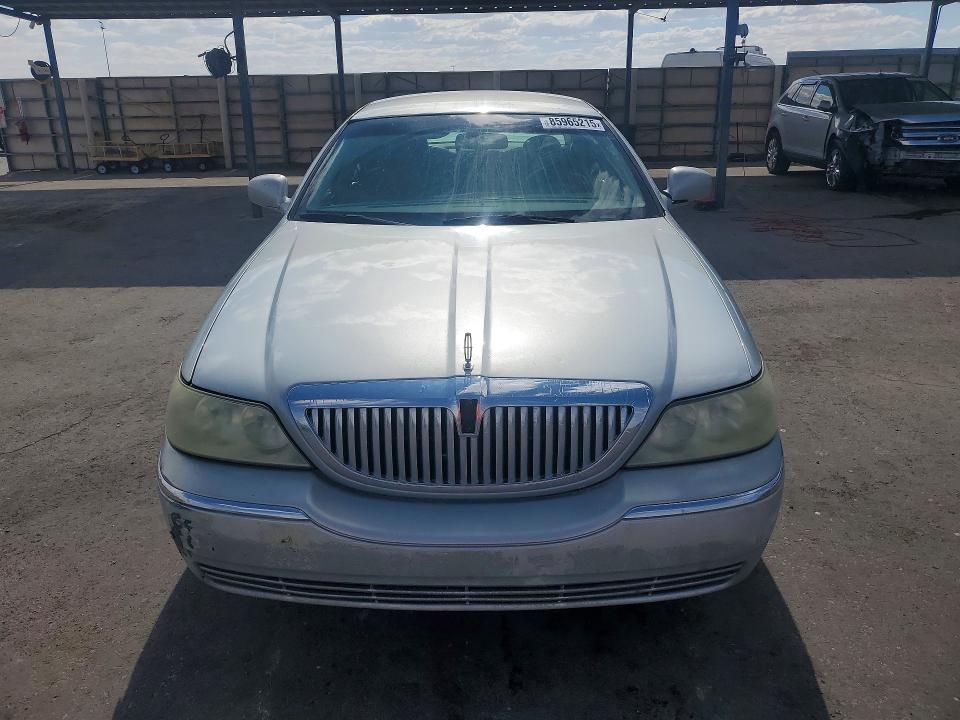 2007 Lincoln TOWN CAR VIN 1LNHM81W17Y617942 COPART salvage auction — REAR END, Nm - Certificate Of Title, sold $275 on 2026-07-10 (photo 5)