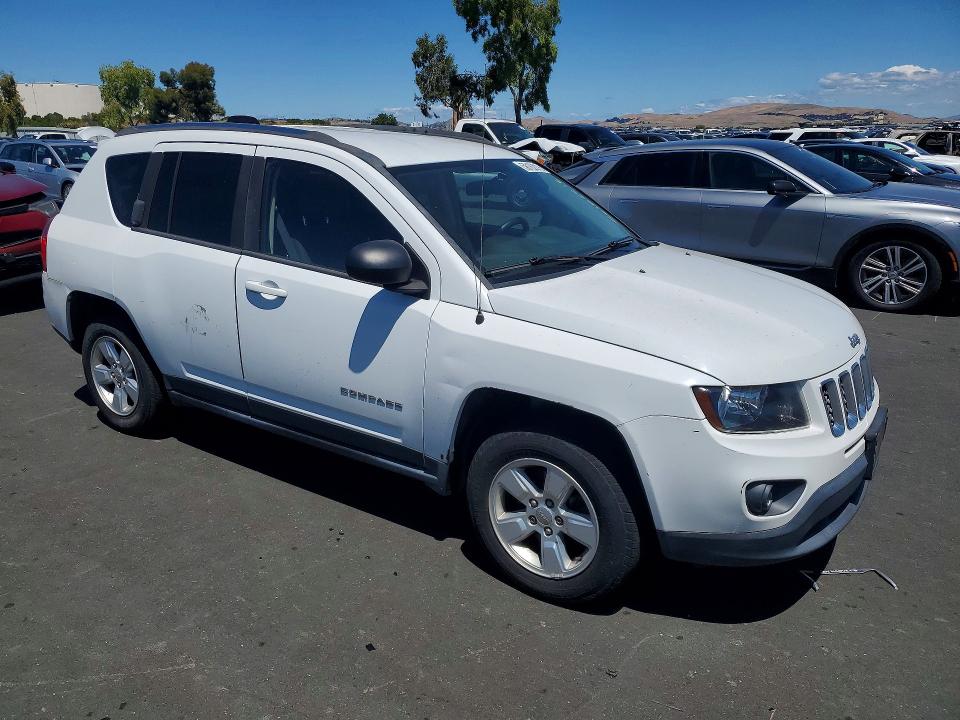 2015 Jeep Compass VIN 1C4NJCBA1FD143812 COPART salvage auction — MINOR DENT/SCRATCHES, Ca - Dis/Dlr/Exp Only Clean Title, sold $750 on 2026-07-08 (photo 4)