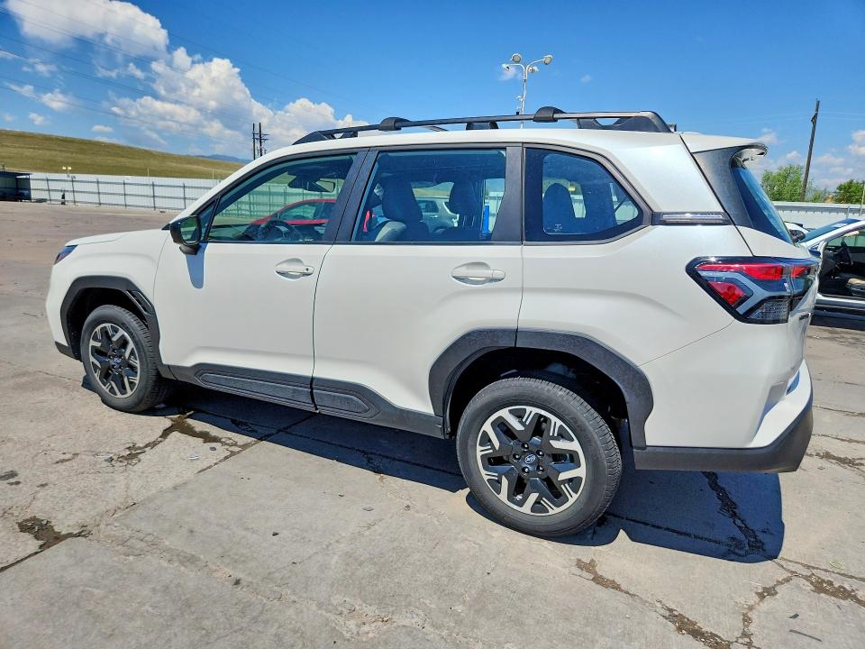 2025 Subaru Forester VIN JF2SLDAC5SH441855 COPART salvage auction — SIDE, Co - Salvage Title, sold $7,400 on 2026-08-03 (photo 2)