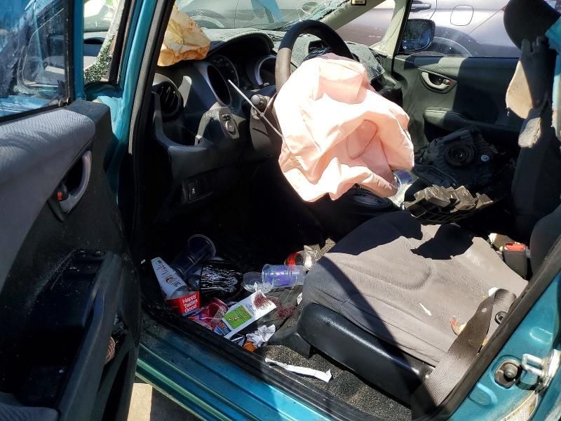 2013 Honda Fit VIN JHMGE8H38DC023039 COPART salvage auction — ROLLOVER, Ga - Bill Of Sale - Parts Only, sold $325 on 2026-07-16 (photo 8)