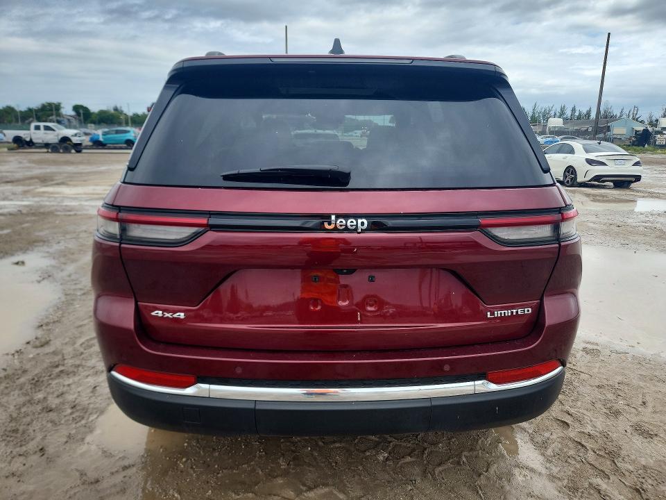 2024 Jeep Cherokee VIN 1C4RJHBG8R8943846 COPART salvage auction — SIDE, Salvage Title, sold $3,250 on 2026-07-30 (photo 6)