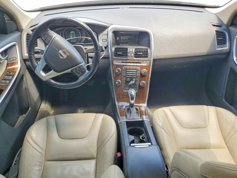 2014 Volvo VIN YV4952DL1E2553533 COPART salvage auction — UNDERCARRIAGE, Nc - Salvage Certificate Of Title, sold $2,000 on 2026-07-31 (photo 8)