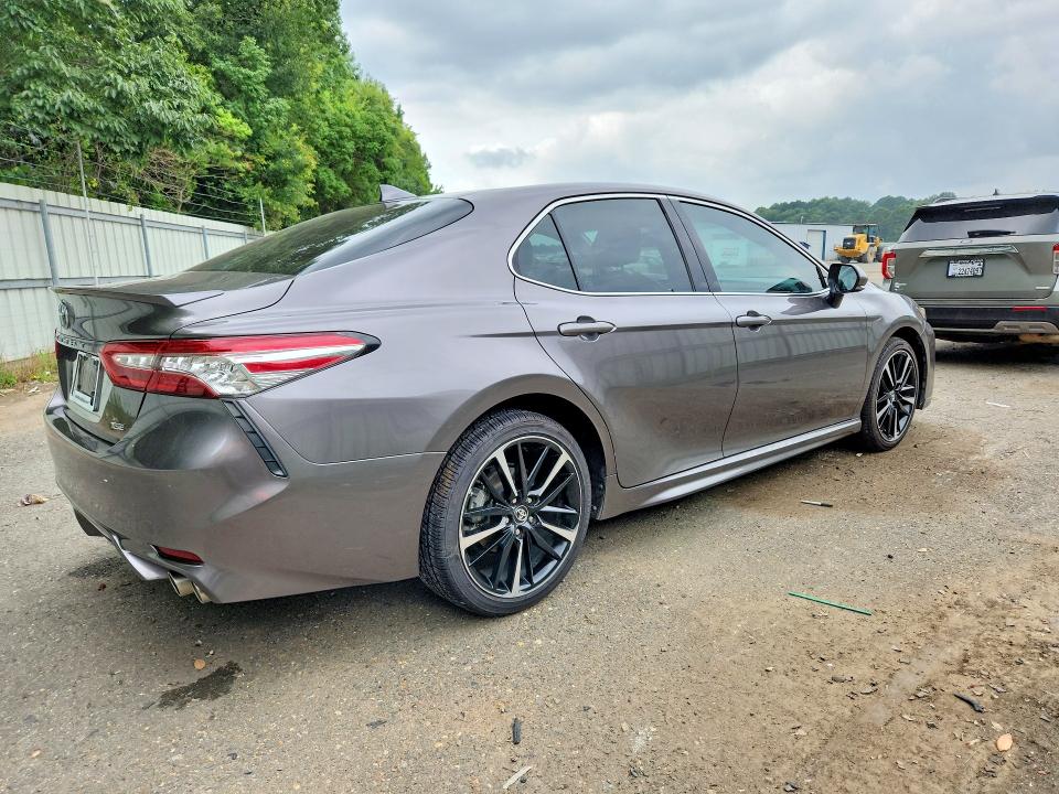 2019 Toyota Camry VIN 4T1B61HK5KU748298 COPART salvage auction — WATER/FLOOD, La - Cert Of Title-Salvage Water, sold $10,500 on 2026-07-02 (photo 3)