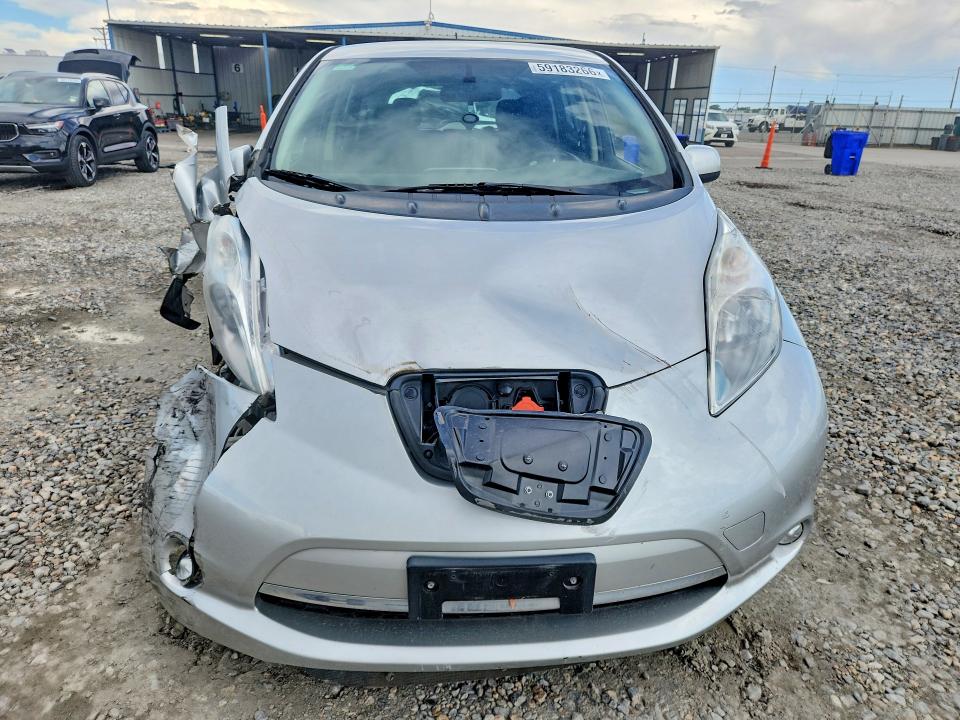 2015 Nissan Leaf VIN 1N4AZ0CP4FC334824 COPART salvage auction — FRONT END, Co - Public - Salvage Title, sold $275 on 2026-07-28 (photo 5)