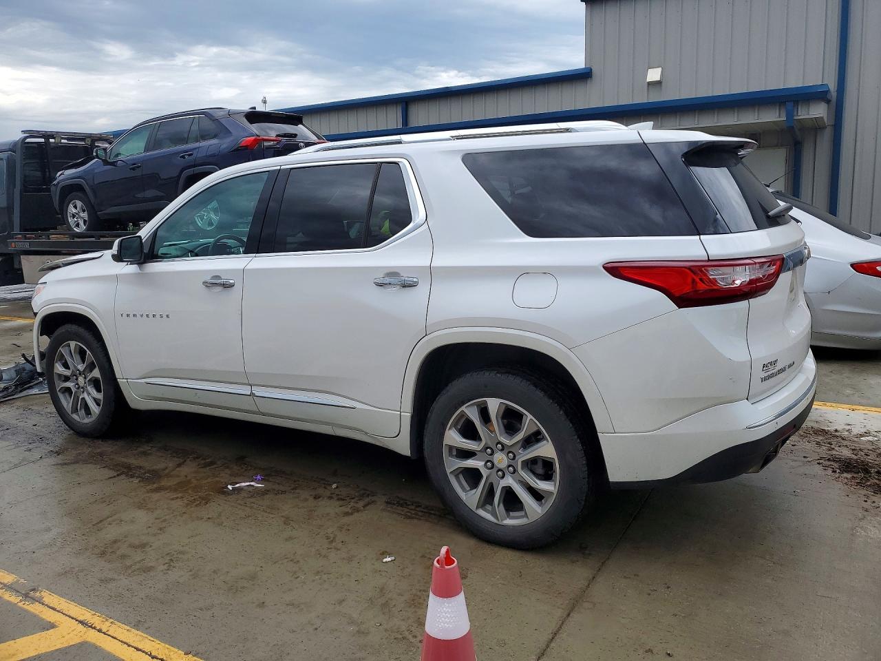 2021 Chevrolet Traverse VIN 1GNEVKKW9MJ253166 COPART salvage auction — Front End, KY - CERT OF TITLE-SALVAGE, sold $5,500 on 2026-07-09 (photo 2)