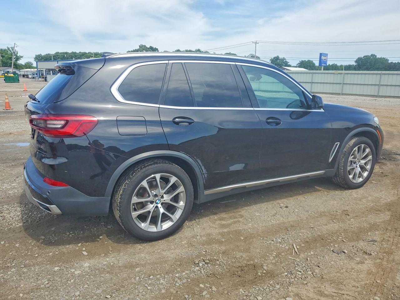 2020 BMW X5 VIN 5UXCR4C05L9B01638 COPART salvage auction — Minor Dent/Scratches, AR - DEALER ONLY CLEAN TITLE (P), sold $16,400 on 2026-07-01 (photo 3)