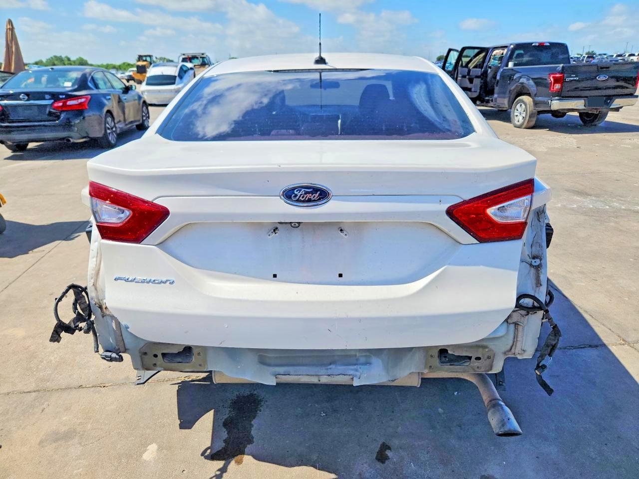 2014 Ford Fusion VIN 1FA6P0HD6E5386601 COPART salvage auction — Rear End, TX - SALVAGE VEHICLE TITLE, sold $900 on 2026-07-09 (photo 6)