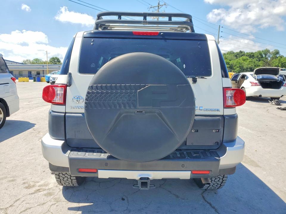 2010 Toyota Fj cruiser VIN JTEBU4BF8AK090148 COPART salvage auction — MINOR DENT/SCRATCHES, Tn - Cert Of Title-Rebuilt Vehicle (P), sold $9,400 on 2026-07-11 (photo 6)