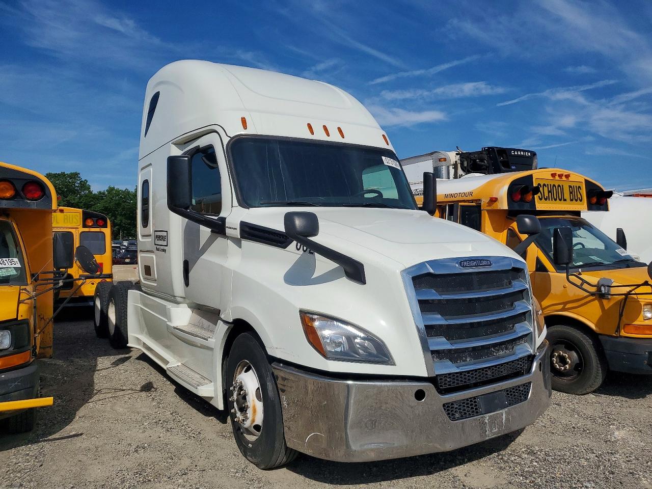 2019 Freightliner Cascadia 126 VIN 3AKJHHDR9KSKK8260 COPART salvage auction — Normal Wear, PA - CERT OF TITLE, sold $28,750 on 2026-07-07 (photo 1)