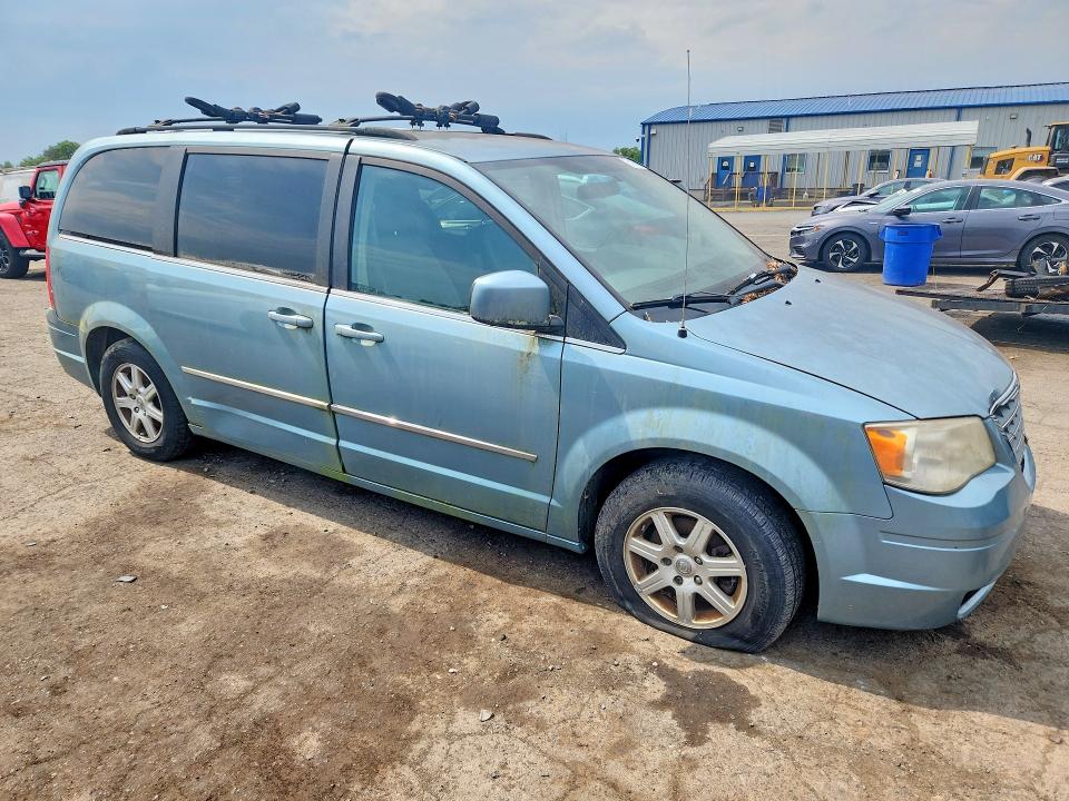 2010 Chrysler Town & country VIN 2A4RR5D17AR300181 COPART salvage auction — FRONT END, Pa - Cert Of Title, sold $550 on 2026-07-18 (photo 4)