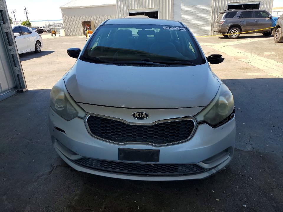 2015 Kia Forte VIN KNAFX4A62F5399535 COPART salvage auction — FRONT END, Ca - Salvage Certificate, sold $925 on 2026-07-13 (photo 5)