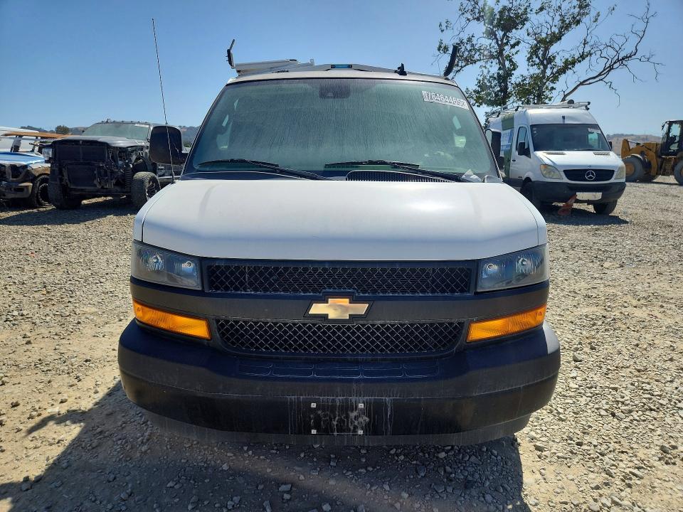 2019 Chevrolet Express 2500 VIN 1GCWGAFP9K1221416 COPART salvage auction — MINOR DENT/SCRATCHES, Ca - Dis/Dlr/Exp Only Clean Title, sold $10,800 on 2026-07-07 (photo 5)