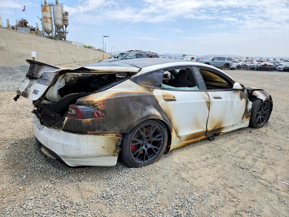 2021 Tesla Model s VIN 5YJSA1E61MF453043 COPART salvage auction — BURN, CA - SALVAGE CERTIFICATE, sold $350 on 2026-07-31 (photo 3)