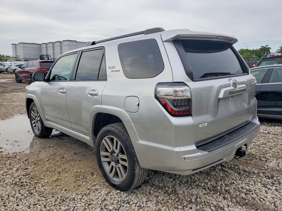 2022 Toyota 4runner VIN JTESU5JR9N6009643 COPART salvage auction — MINOR DENT/SCRATCHES, Fl - Certificate Of Title (P), sold $14,700 on 2026-07-02 (photo 2)