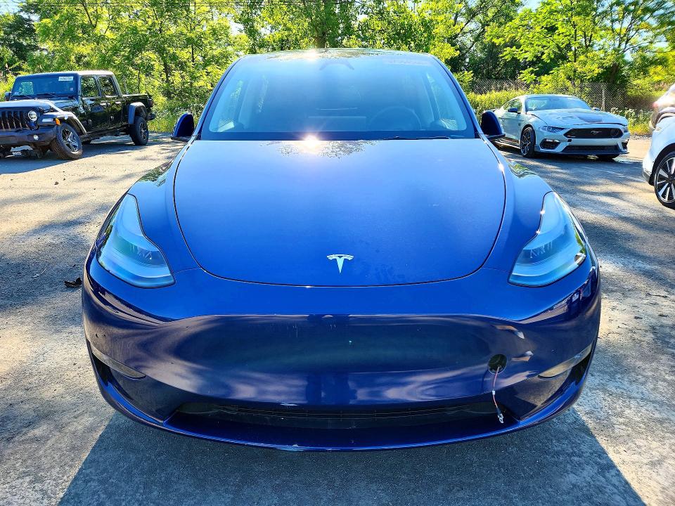 2023 Tesla Model y VIN 7SAYGDEE4PF827086 COPART salvage auction — SIDE, Nj - Cert Of Title-Salvage, sold $12,800 on 2026-07-07 (photo 5)