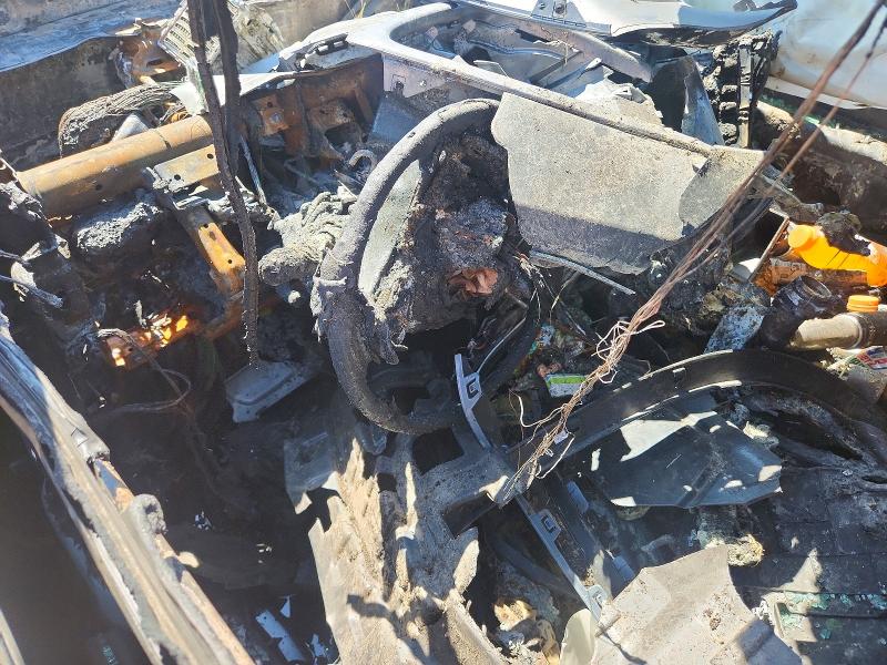 2019 Chevrolet Trax VIN KL7CJPSB8KB809977 COPART salvage auction — BURN, In - Bill Of Sale - Parts Only, sold $250 on 2026-07-06 (photo 8)