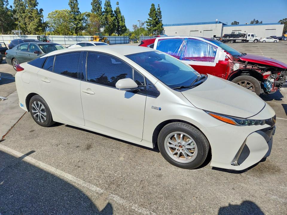 2020 Toyota Prius VIN JTDKARFP9L3163151 COPART salvage auction — FRONT END, CA - SALVAGE CERTIFICATE, sold $350 on 2026-07-21 (photo 4)