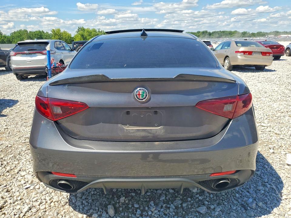 2017 Alfa romeo VIN ZARFAEDN4H7553981 COPART salvage auction — NORMAL WEAR, NJ - CERTIFICATE OF TITLE, sold $5,500 on 2026-07-30 (photo 6)