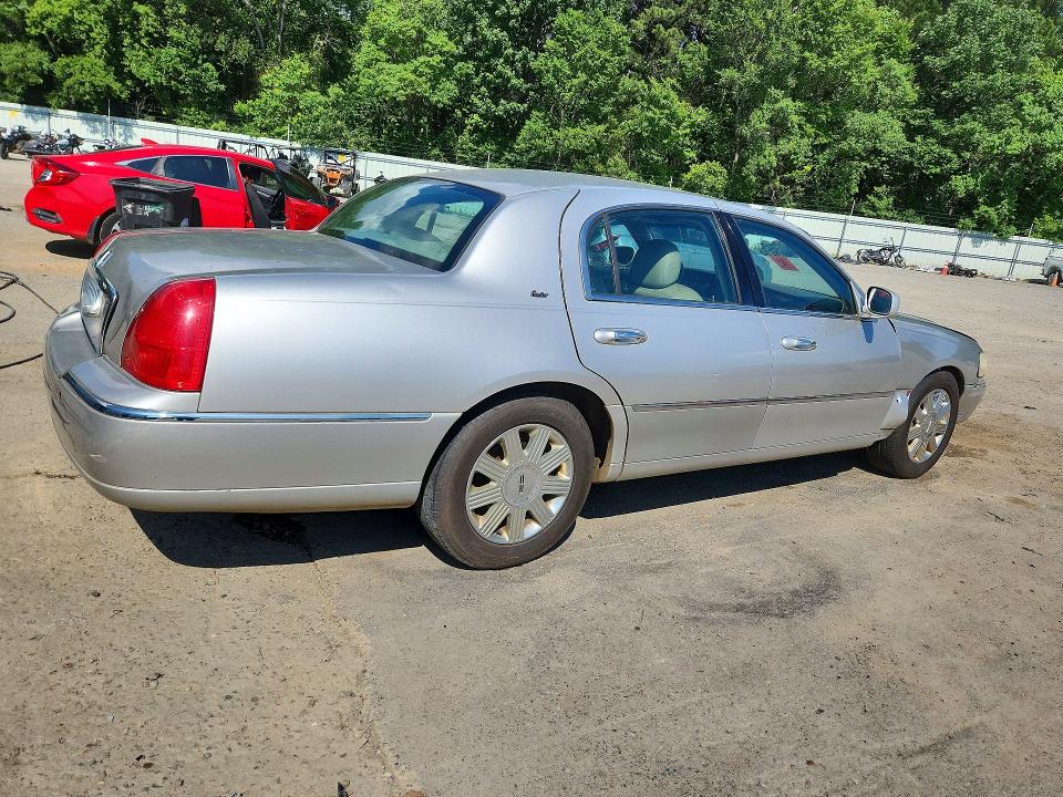 2003 Lincoln TOWN CAR VIN 1LNHM83W23Y632537 COPART salvage auction — FRONT END, La - Cert Of Title-Salvage, sold $375 on 2026-07-09 (photo 3)