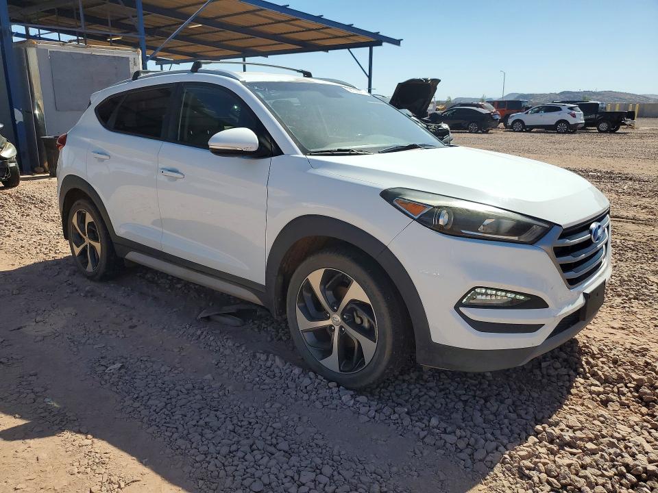 2017 Hyundai Tucson VIN KM8J33A20HU519045 COPART salvage auction — MINOR DENT/SCRATCHES, AZ - DEALER ONLY CLEAN TITLE (P), sold $2,750 on 2026-07-27 (photo 4)