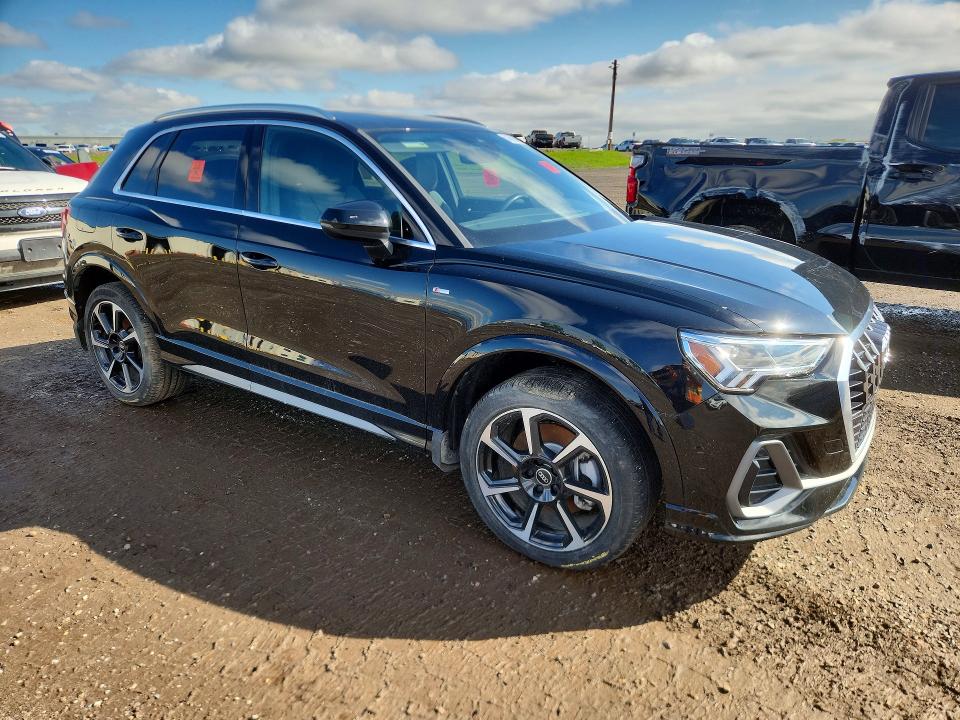 2023 Audi Q3 VIN WA1EECF31P1129163 COPART salvage auction — VANDALISM, AB - BOS - ACTIVE, sold $6,700 on 2026-07-21 (photo 4)