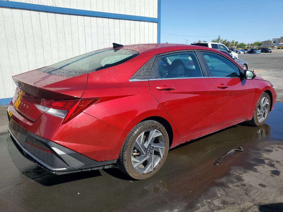 2025 Hyundai Elantra VIN KMHLS4DG9SU888082 COPART salvage auction — MINOR DENT/SCRATCHES, NV - CERTIFICATE OF TITLE, sold $13,600 on 2026-07-23 (photo 3)