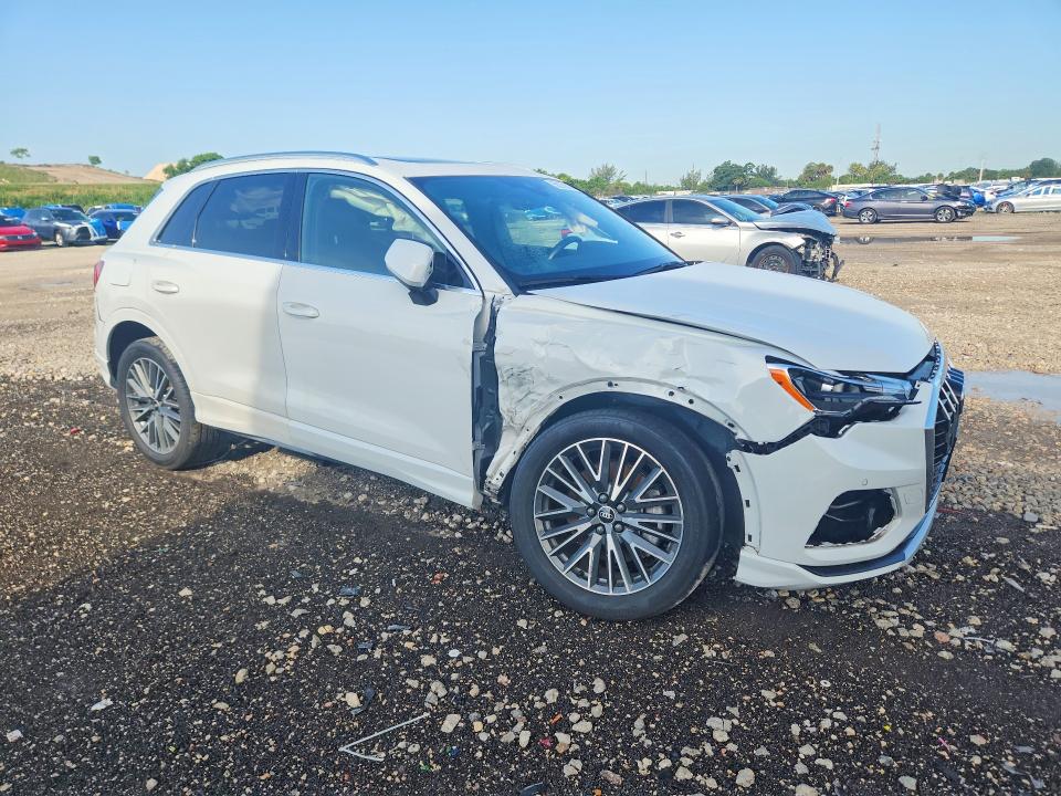 2021 Audi Q3 VIN WA1AUCF35M1123167 COPART salvage auction — FRONT END, Fl - Certificate Of Destruction, sold $30 on 2026-07-30 (photo 4)