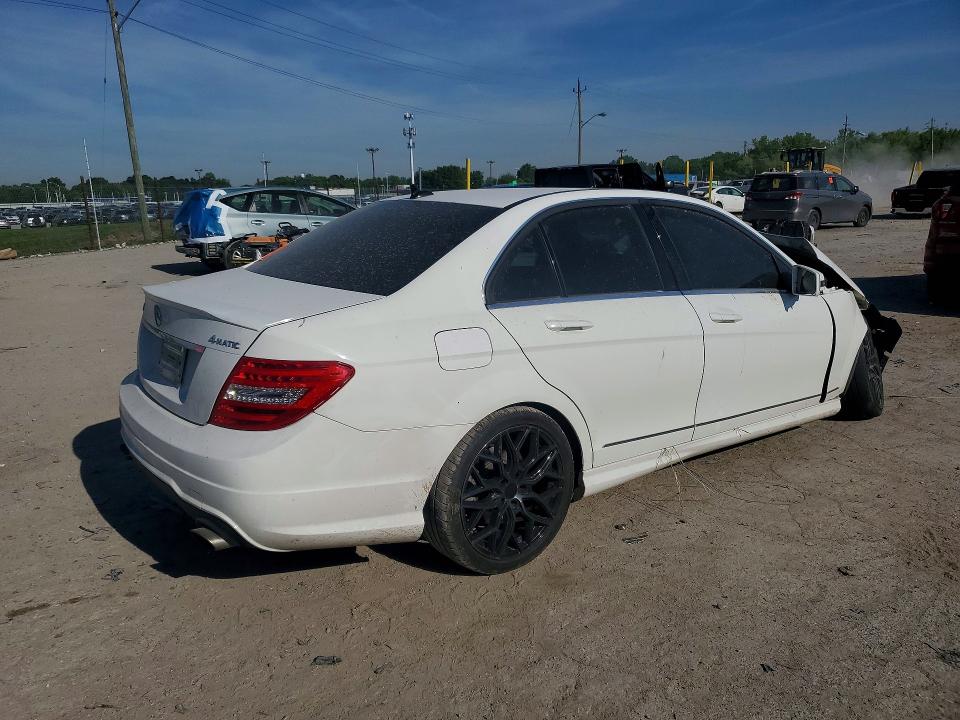 2013 Mercedes-benz C-klasse VIN WDDGF8AB2DR242212 COPART salvage auction — FRONT END, In - Cert Of Title-Salvage Title, sold $500 on 2026-07-28 (photo 3)