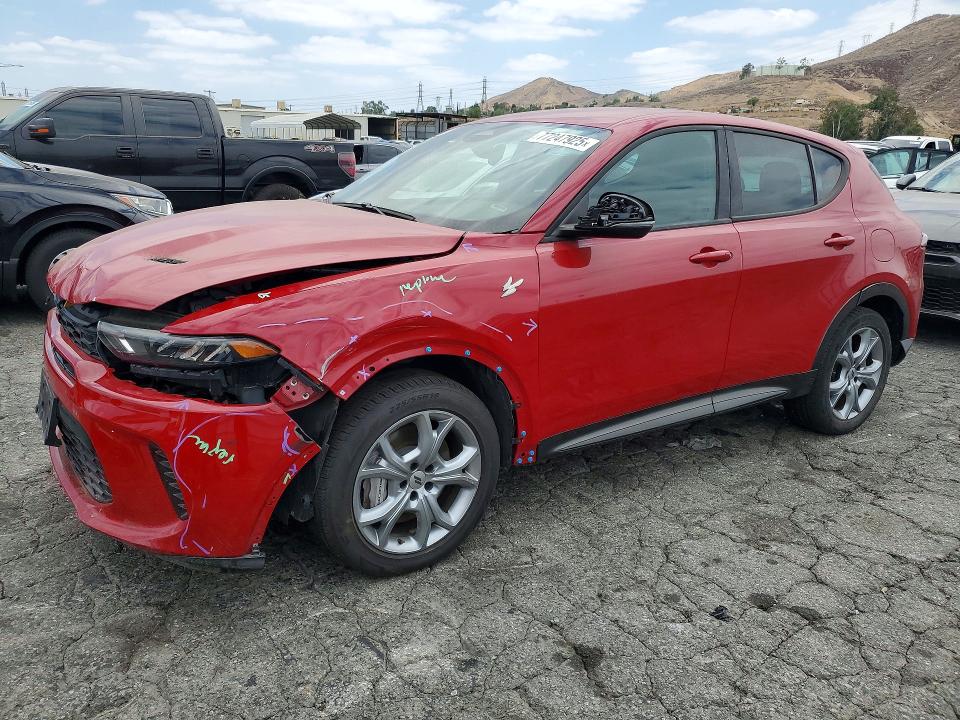 2024 Dodge Hornet VIN ZACPDFCW7R3A31332 COPART salvage auction — FRONT END, Ca - Dis/Dlr/Exp Nonrepairable Cert (P), sold $4,550 on 2026-07-30 (photo 1)