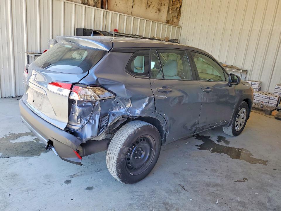 2024 Toyota Corolla cross VIN 7MUAAAAG8RV093353 COPART salvage auction — REAR END, Nc - Salvage Certificate Of Title, sold $250 on 2026-07-29 (photo 3)