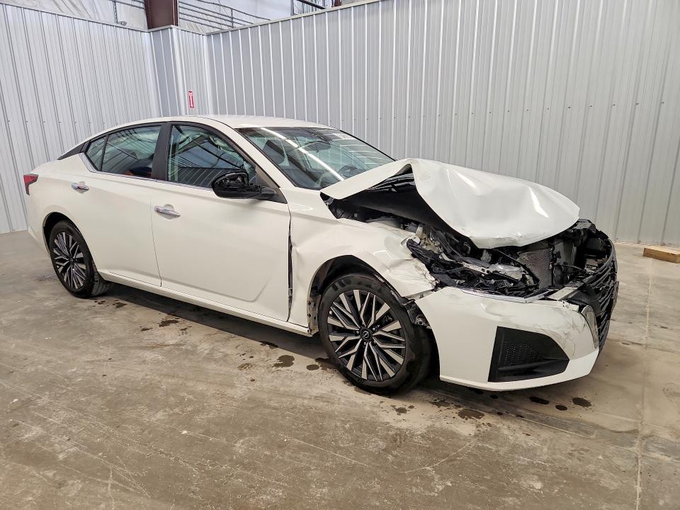 2025 Nissan Altima VIN 1N4BL4DV9SN393795 COPART salvage auction — FRONT END, VA - CERT OF TITLE - SALVAGE, sold $6,200 on 2026-07-29 (photo 4)