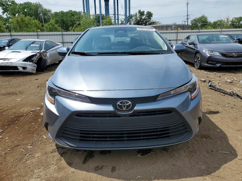2025 Toyota Corolla VIN 5YFB4MDE8SP257748 COPART salvage auction — MINOR DENT/SCRATCHES, IL - CERTIFICATE OF TITLE, sold $15,200 on 2026-07-10 (photo 5)
