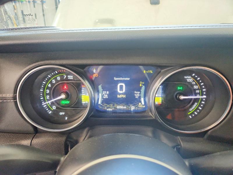 2023 Jeep Wrangler / VIN 1C4JJXP60PW556028 COPART salvage auction — NORMAL WEAR, Il - Certificate Of Title, sold $9,900 on 2026-07-09 (photo 9)