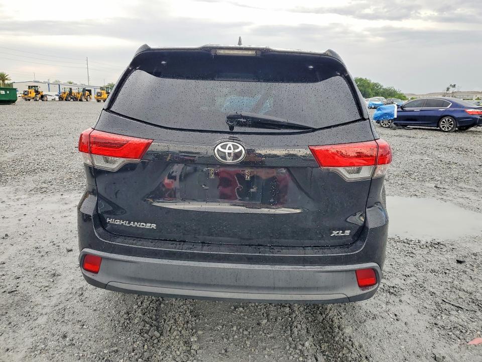 2019 Toyota Highlander VIN 5TDKZRFH8KS573194 COPART salvage auction — MINOR DENT/SCRATCHES, Fl - Certificate Of Title, sold $13,000 on 2026-07-27 (photo 6)