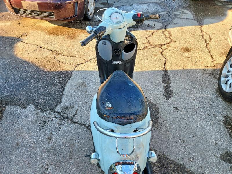 2022 Honda Ncw50 VIN JH2AF7710NK501404 COPART salvage auction — BURN, Wv - Salvage Certificate Fire, sold $90 on 2026-07-21 (photo 6)