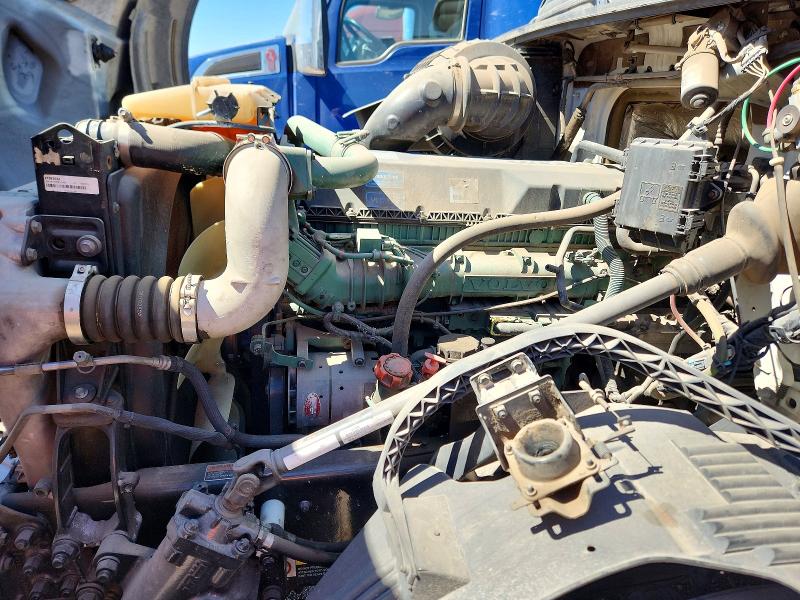 2016 Volvo VIN 4V4NC9EH7GN934710 COPART salvage auction — MECHANICAL, Az - Certificate Of Title, sold $6,000 on 2026-07-19 (photo 7)