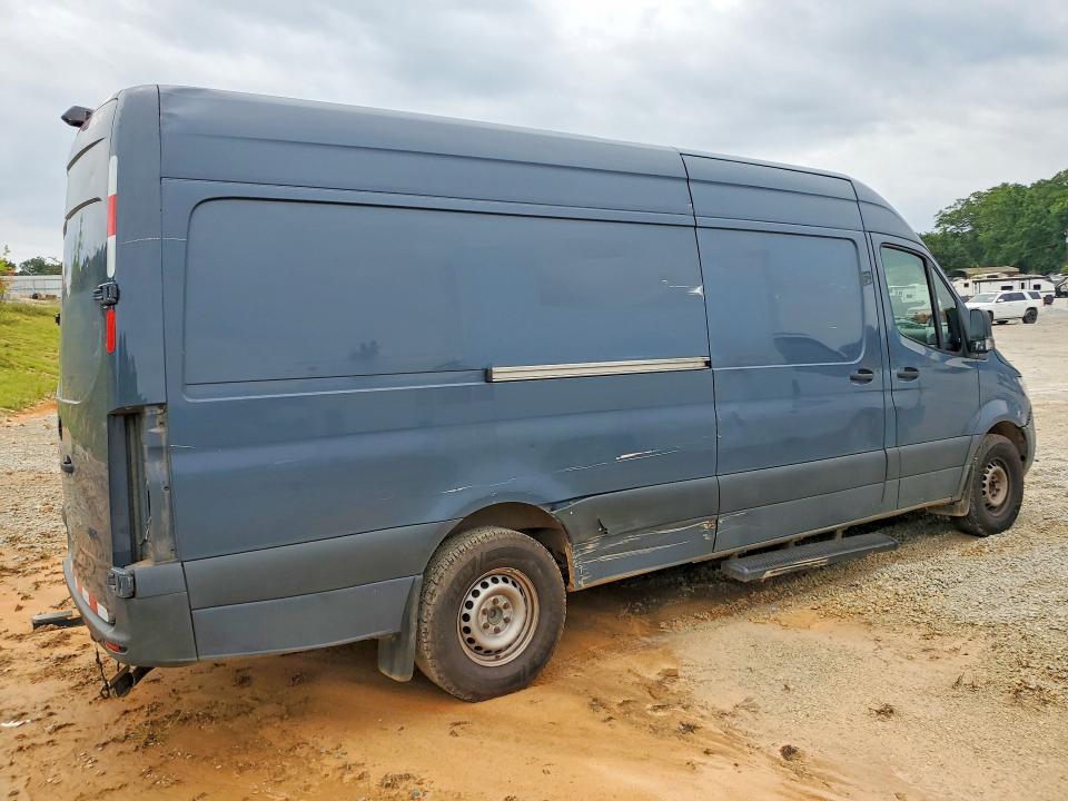 2019 Mercedes-benz Sprinter VIN WD4PF1CD7KP145702 COPART salvage auction — ALL OVER, Ga - Certificate Of Title, sold $7,800 on 2026-07-29 (photo 3)
