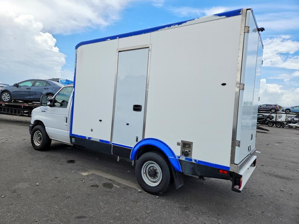 2023 Ford E-350 VIN 1FDWE3FK5PDD14778 COPART salvage auction — MINOR DENT/SCRATCHES, Fl - Certificate Of Title, sold $8,200 on 2026-07-28 (photo 2)