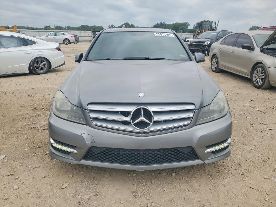 2013 Mercedes-benz C-klasse VIN WDDGF8ABXDR296583 COPART salvage auction — REAR END, Mo - Salvage Certificate Of Title, sold $2,050 on 2026-07-28 (photo 5)