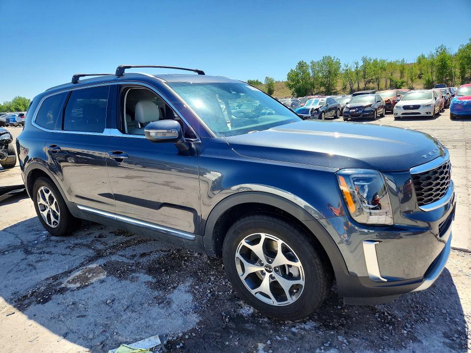 2022 Kia Telluride VIN 5XYP34HC5NG239654 COPART salvage auction — SIDE, Co - Public - Salvage Title, sold $8,500 on 2026-07-27 (photo 4)