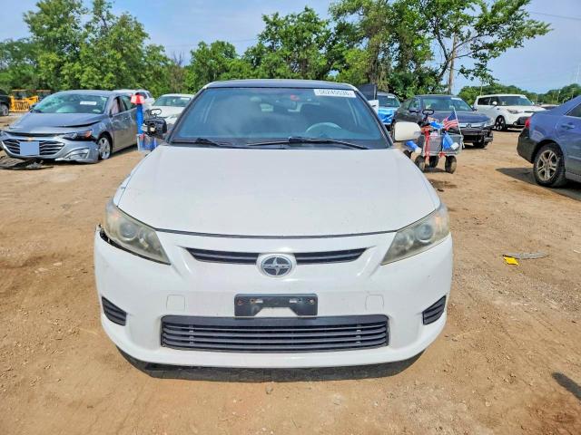 2011 Scion Tc VIN JTKJF5C74B3018374 COPART salvage auction — NORMAL WEAR, Md - Certificate Of Title, sold $525 on 2026-07-30 (photo 5)