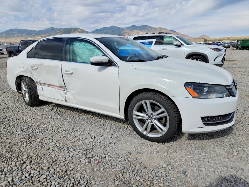 2014 Volkswagen Passat VIN 1VWBN7A36EC052800 COPART salvage auction — SIDE, UT - SALVAGE CERTIFICATE, sold $375 on 2026-08-14 (photo 4)